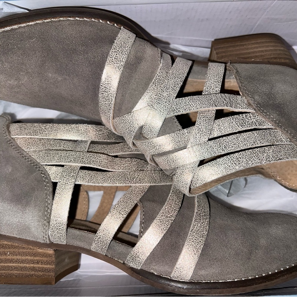 Seychelles 7.5 women’s. Bootie style. Really comfortable! Brand new!